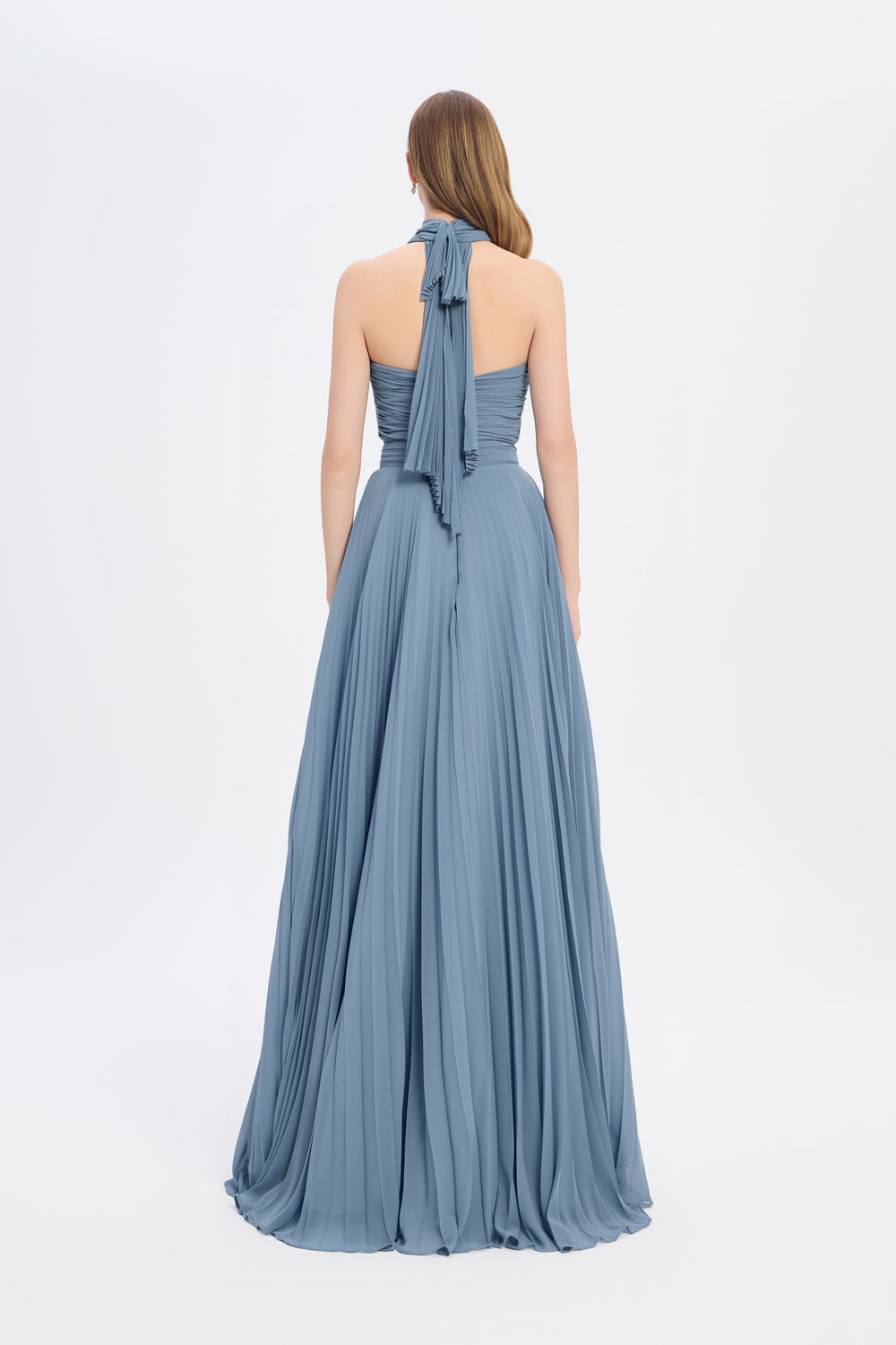 Broş Detaylı Halter Yaka Piliseli Uzun Abiye Elbise - 9097C