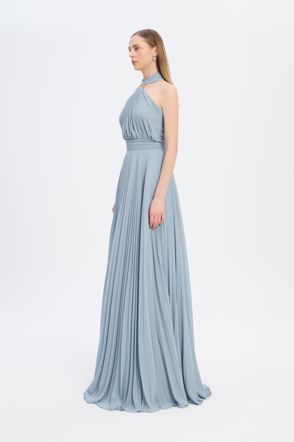 Broş Detaylı Halter Yaka Piliseli Uzun Abiye Elbise - 9097C