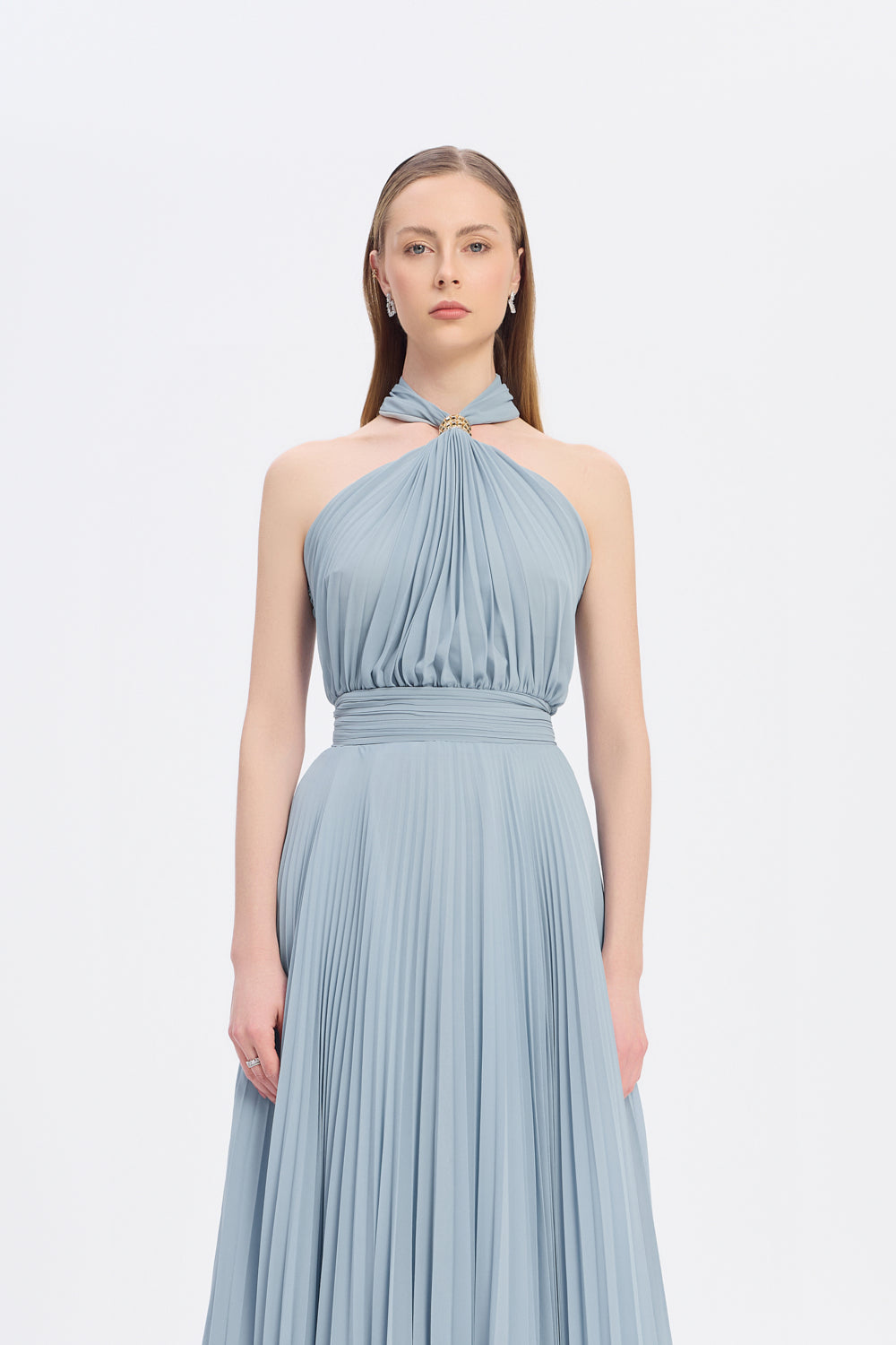 Broş Detaylı Halter Yaka Piliseli Uzun Abiye Elbise - 9097C