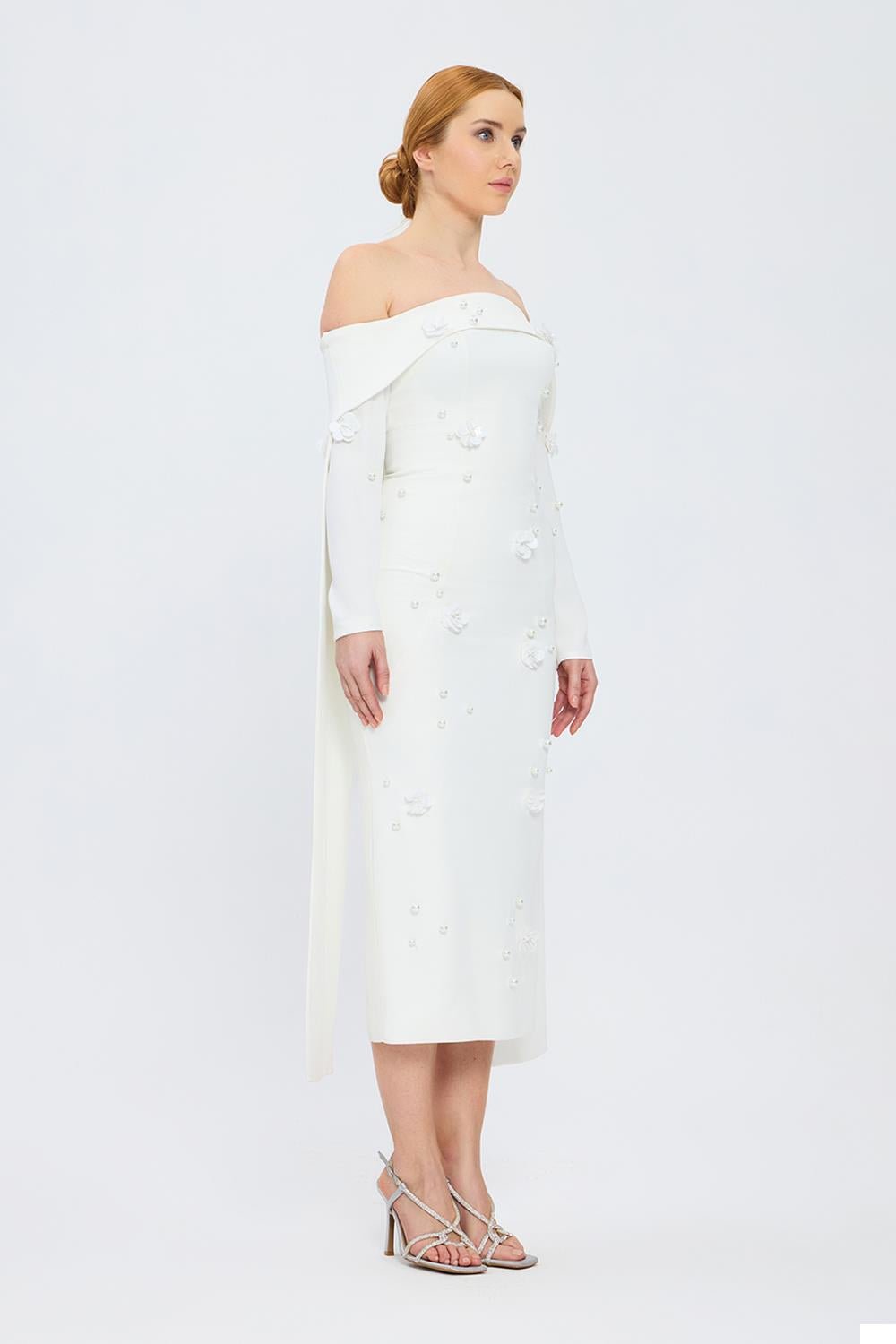 Kayık Yaka Beyaz Taşlı Uzun Abiye Elbise - 1026K