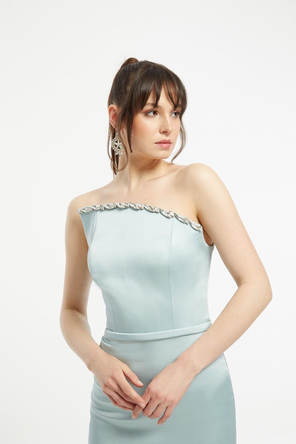 Asimetrik Straplez Yaka Yırtmaçlı Abiye Elbise - 1011C