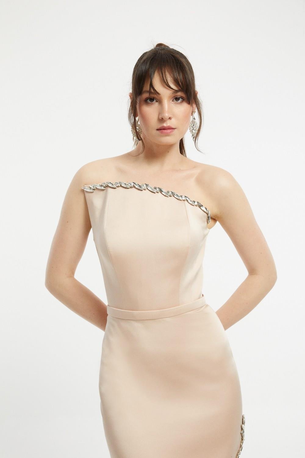 Asimetrik Straplez Yaka Yırtmaçlı Abiye Elbise - 1011C