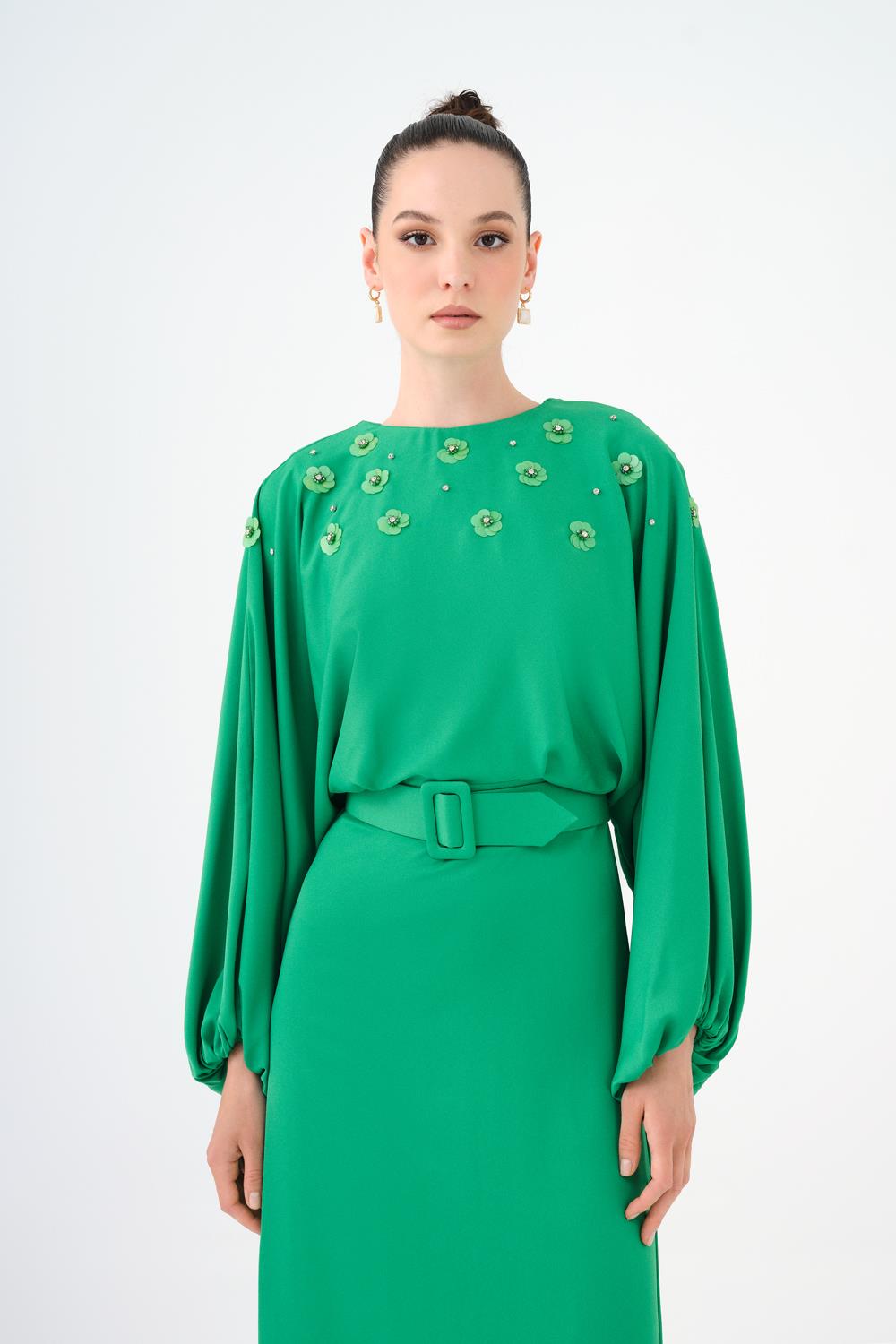 Çiçek İşlemeli Kemerli Saten Uzun Abiye Elbise - 9075C