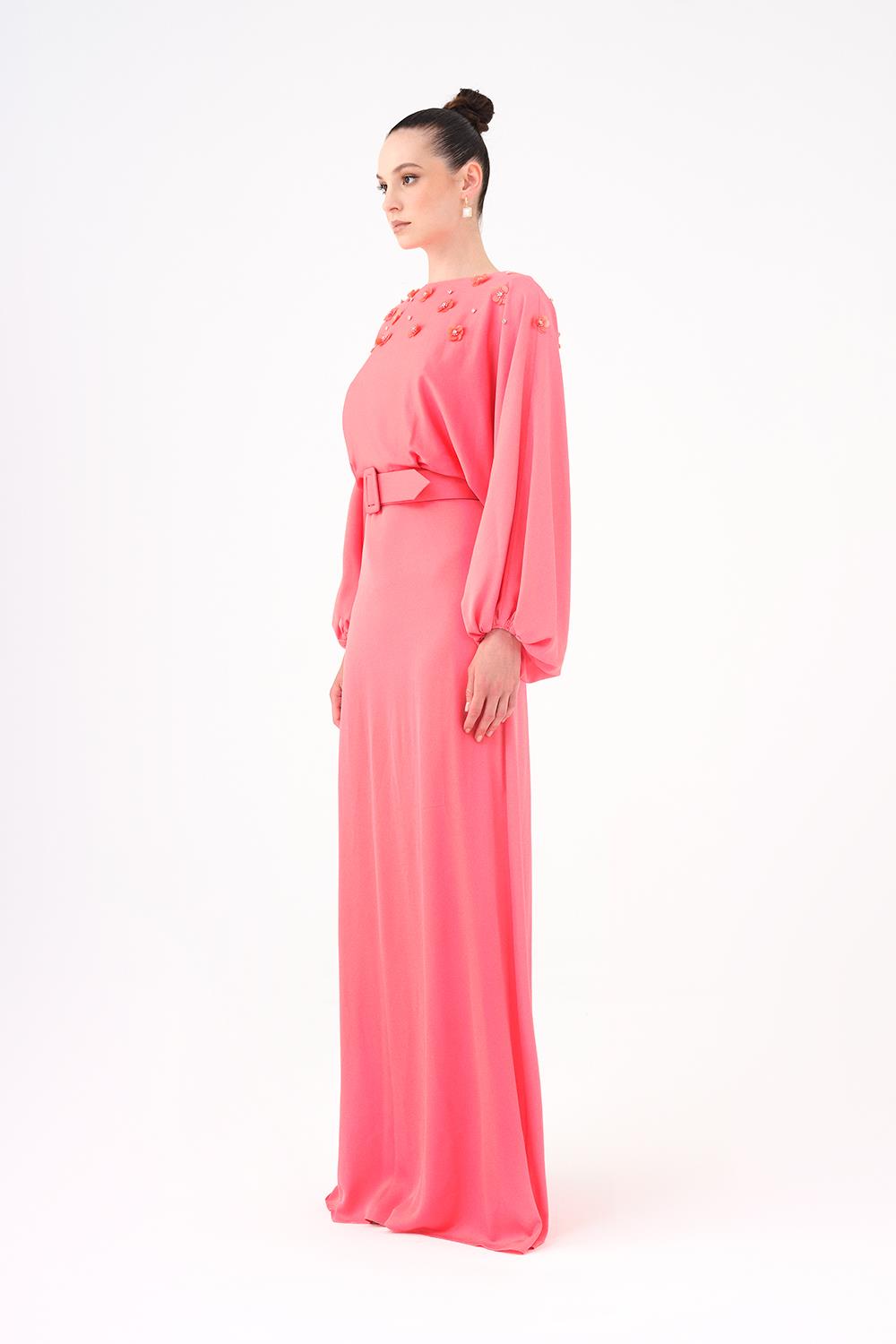 Çiçek İşlemeli Kemerli Saten Uzun Abiye Elbise - 9075C