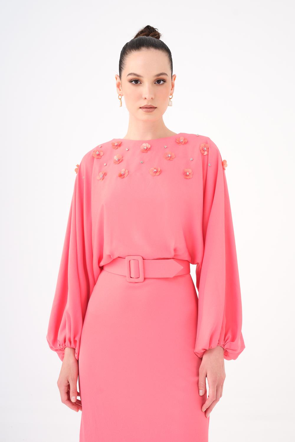 Çiçek İşlemeli Kemerli Saten Uzun Abiye Elbise - 9075C