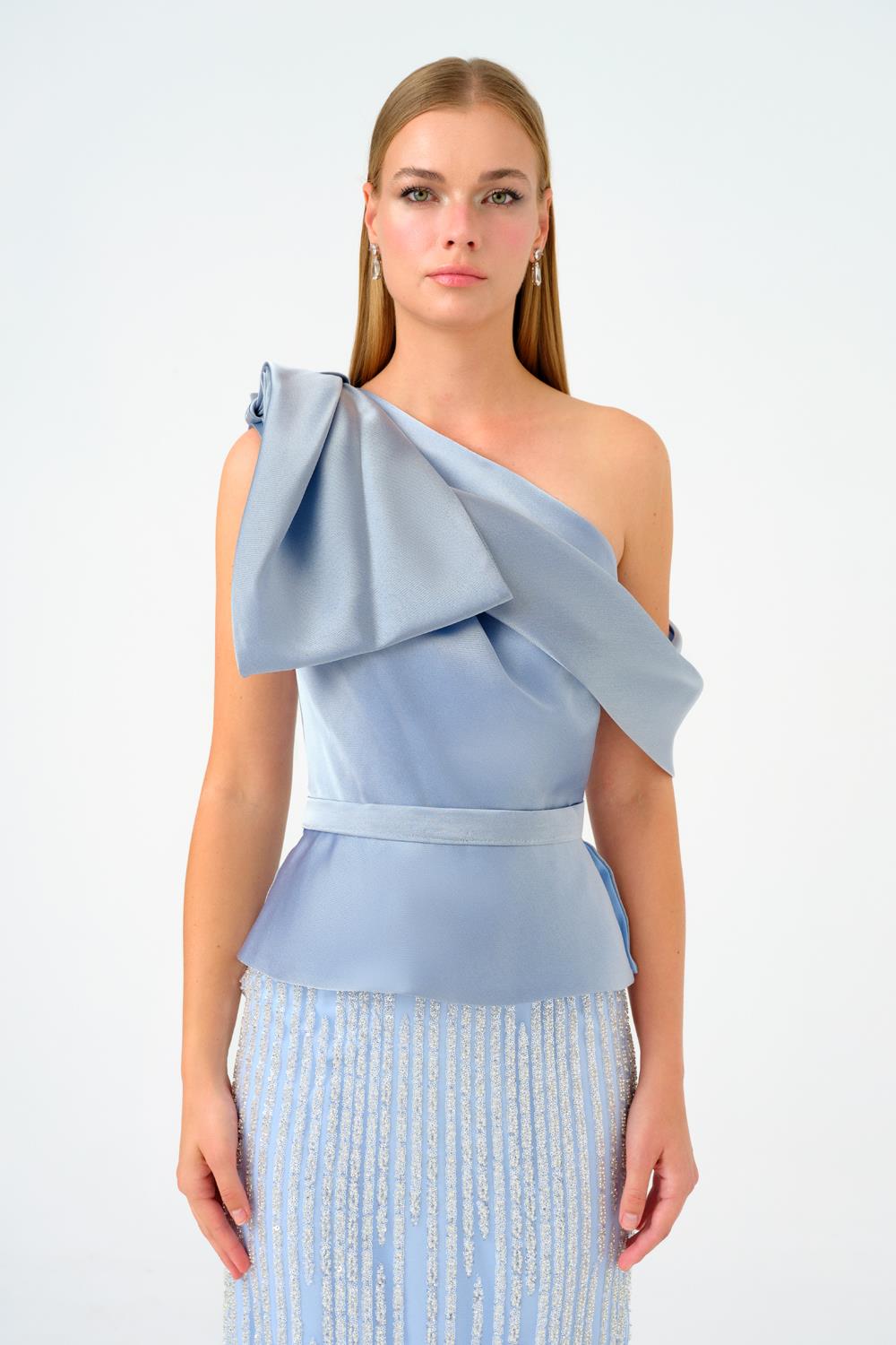 Fiyonk Detaylı Asimetrik Yaka Uzun Abiye Elbise - 9041C