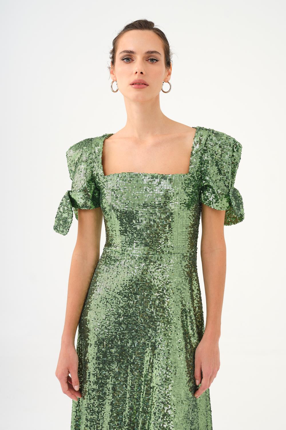 Fiyonk Detaylı Kollu Asimetrik Kesim Payet Midi Abiye Elbise - 9142C