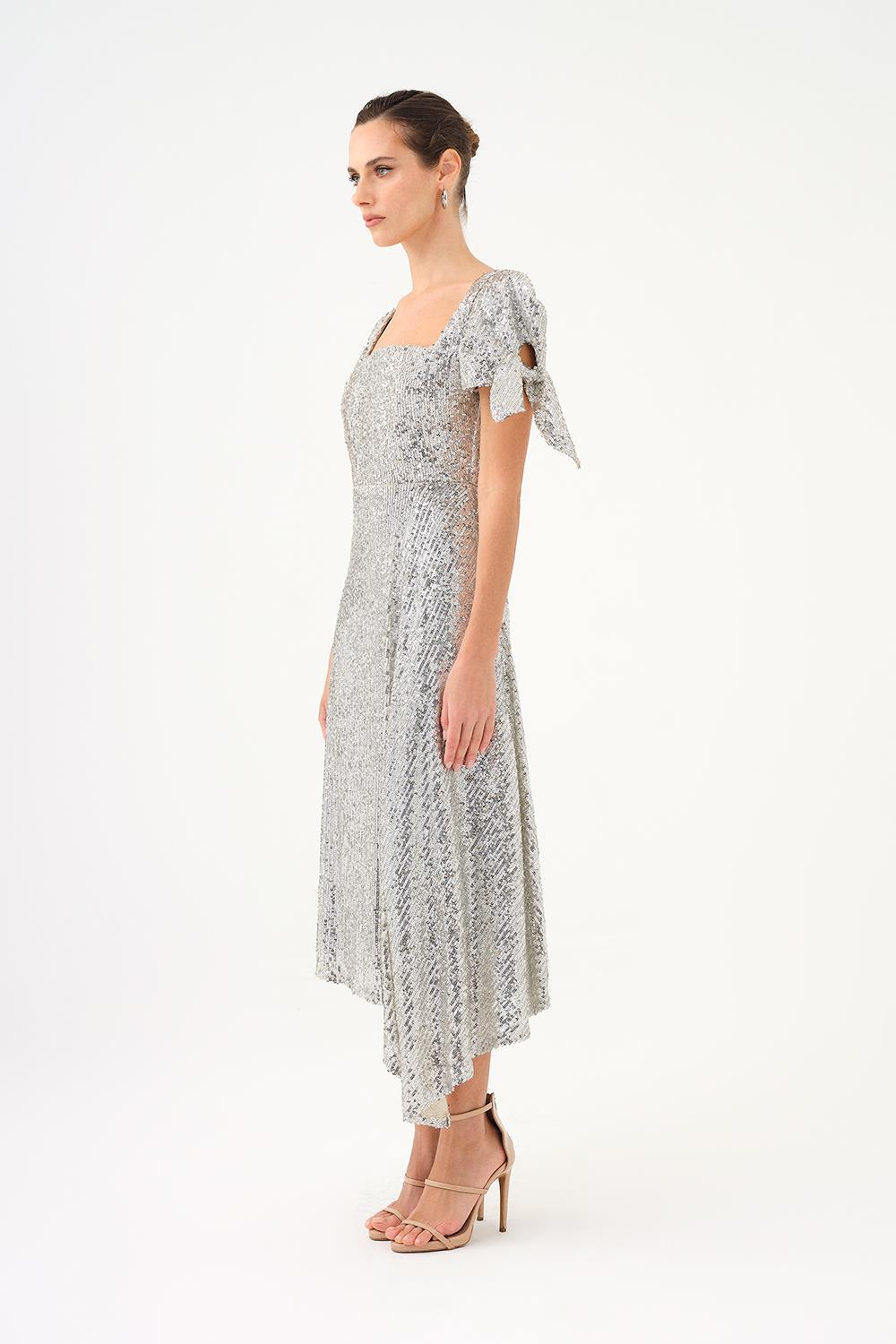 Fiyonk Detaylı Kollu Asimetrik Kesim Payet Midi Abiye Elbise - 9142C