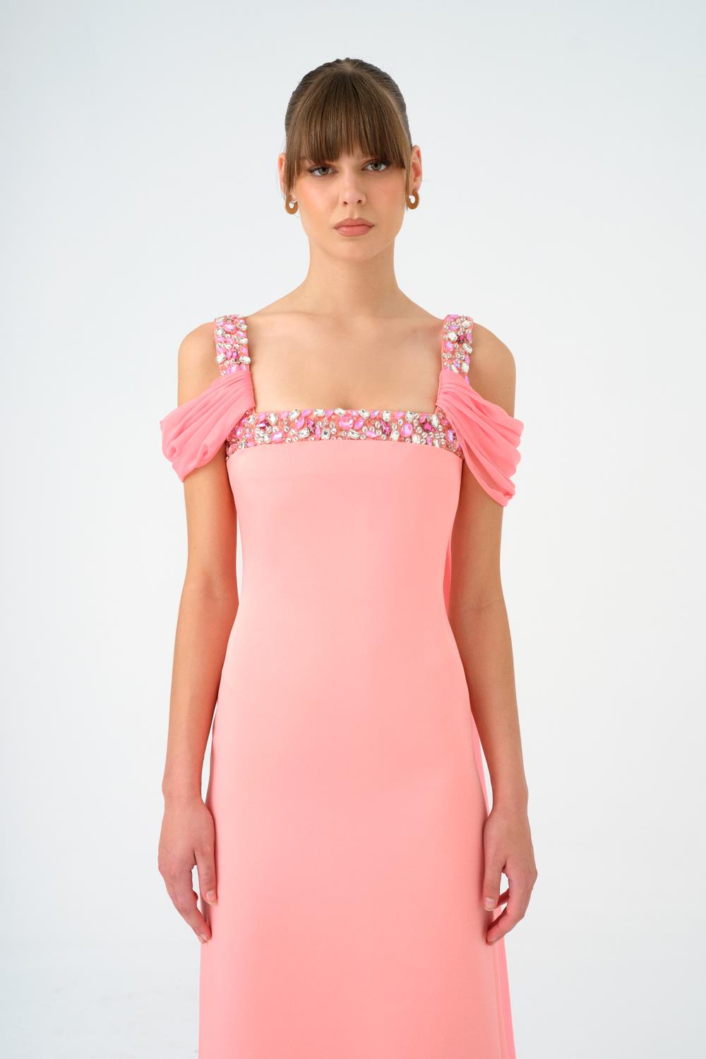 Şifon Pelerinli Taş İşlemeli Askılı Uzun Abiye Elbise - 9053C