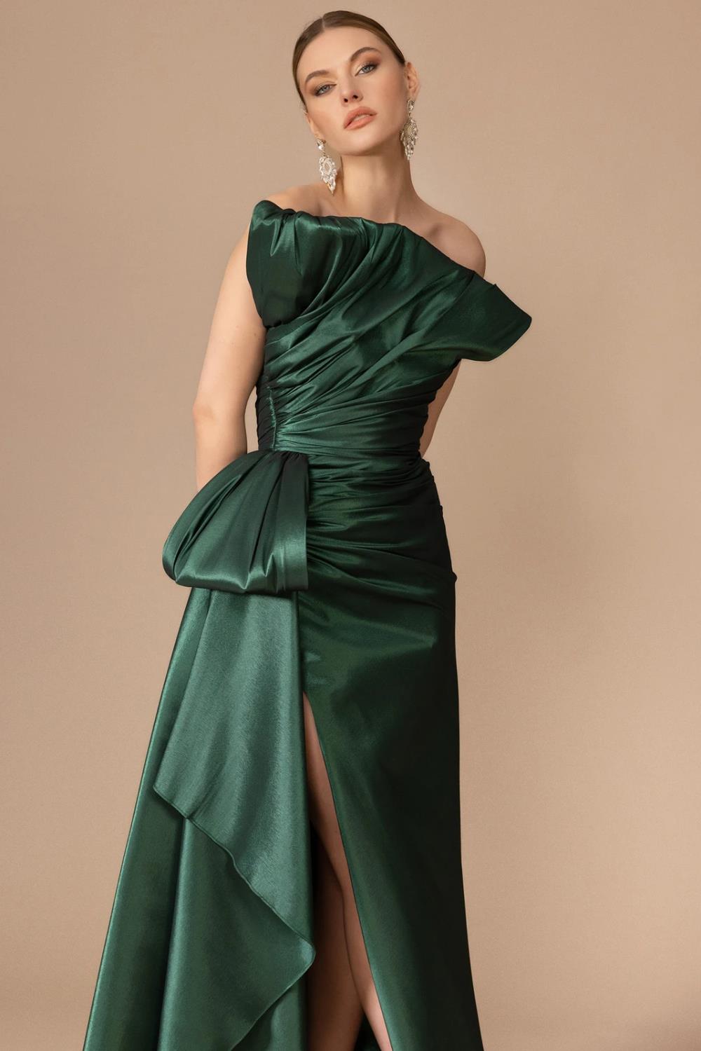 Straplez Yaka Drapeli Yırtmaçlı Uzun Abiye Elbise - 7056