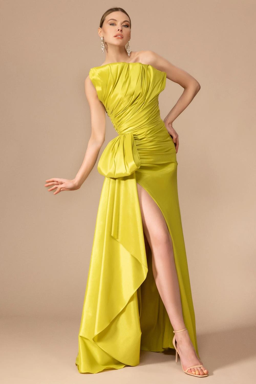 Straplez Yaka Drapeli Yırtmaçlı Uzun Abiye Elbise - 7056