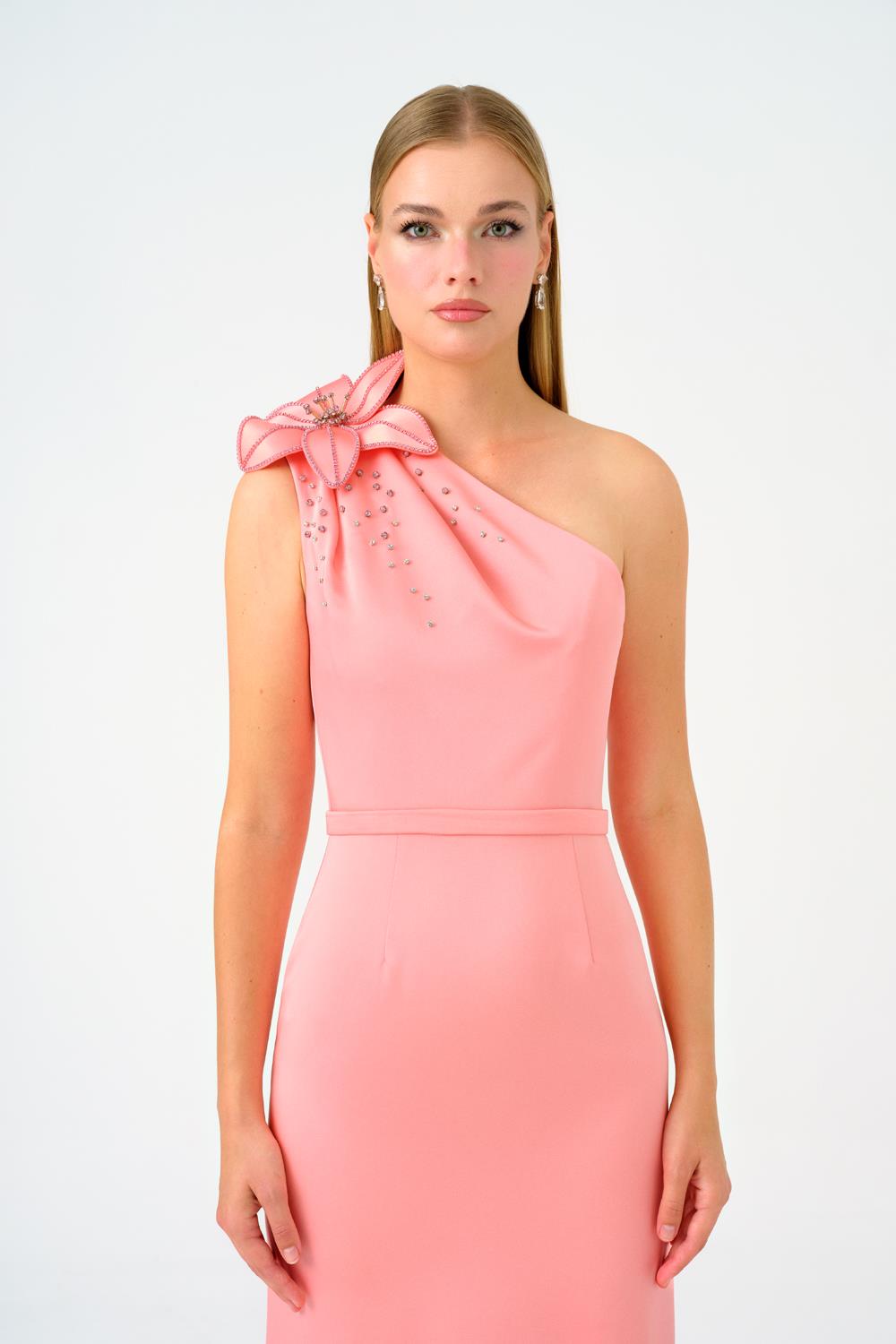 Tek Omuz Çiçek Detaylı Saten Uzun Abiye Elbise - 9125C